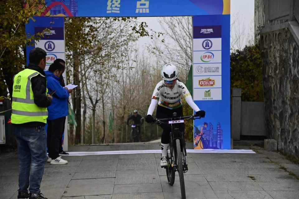 从中心广场, IP化方向, 销区集中展 从中心广场, IP化方向, 销区集中展