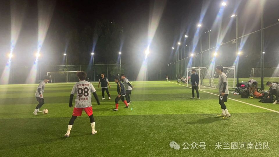 程碑, 赛后全队聚, 袁勋 程碑, 赛后全队聚, 袁勋